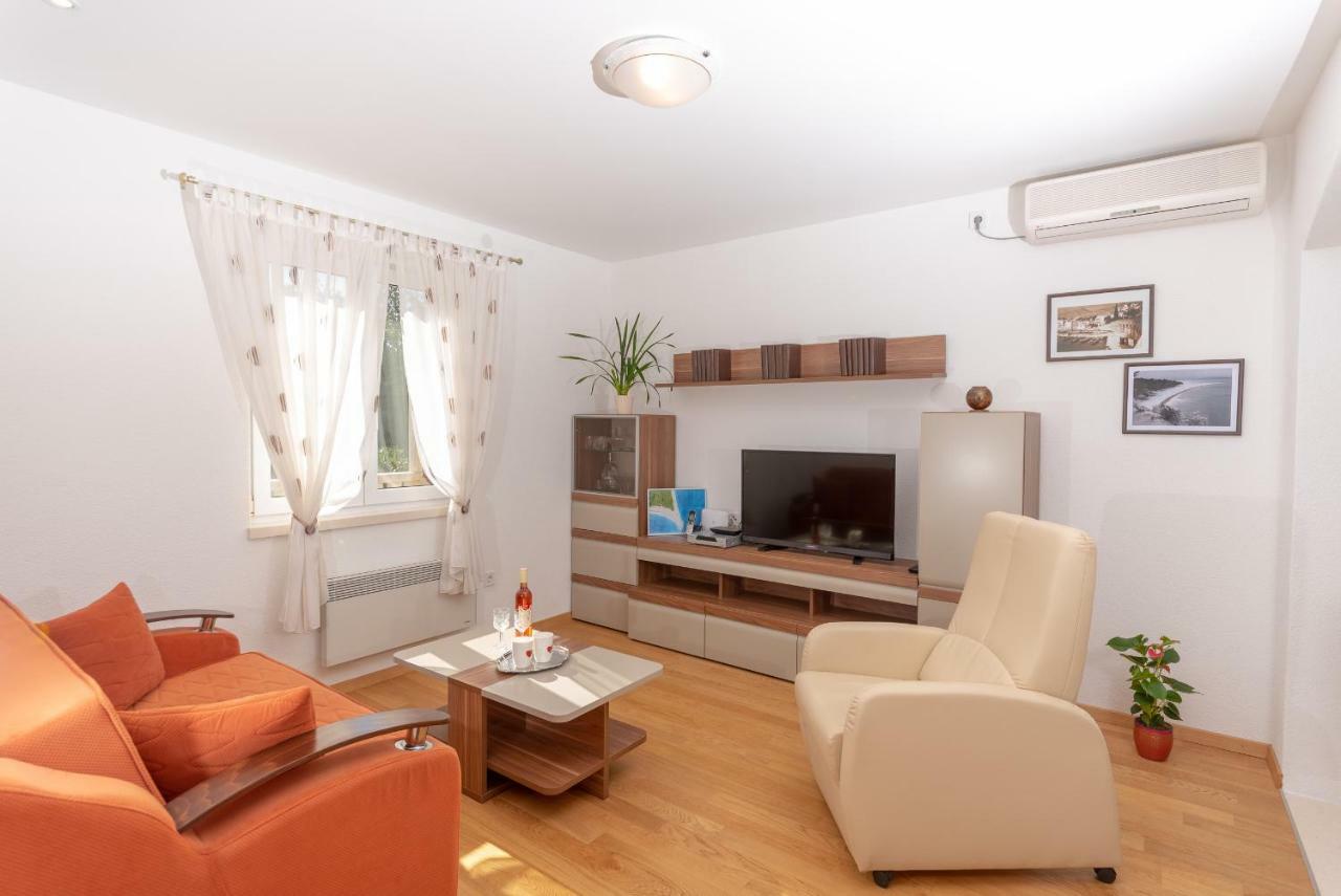 Apartman Hibiskus Бол Экстерьер фото